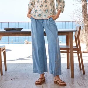 JOHNNY WAS Noah Pleated Trouser Light Wash Jeans Embroidered Denim Size 25